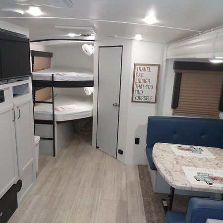 The Torres' Camper Experience! Apartment Tampa Luaran gambar