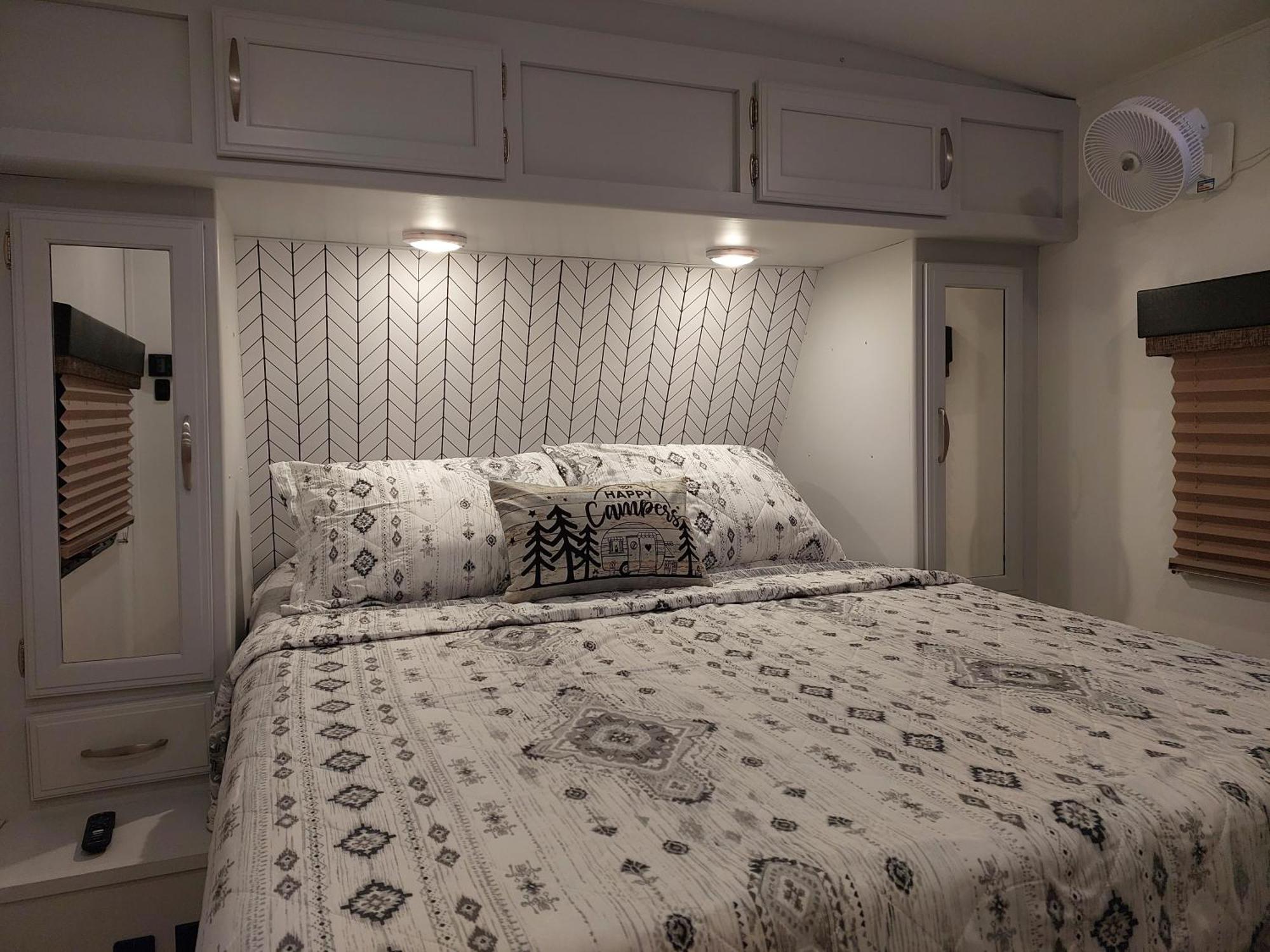 The Torres' Camper Experience! Apartment Tampa Luaran gambar